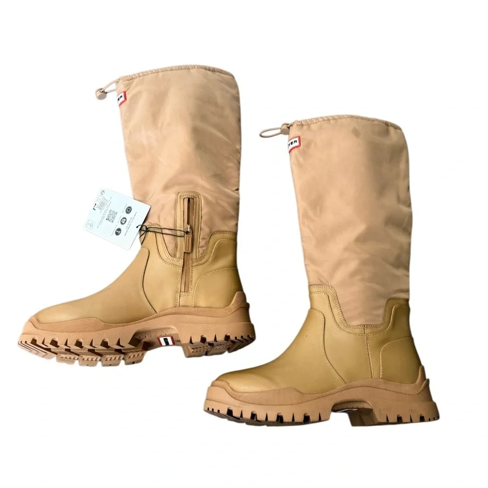 Hunter Women’s Tall Tan Waterproof Rain Boots NWT Size 7